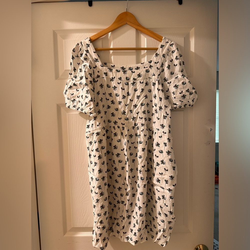 Midi dress with pockets
